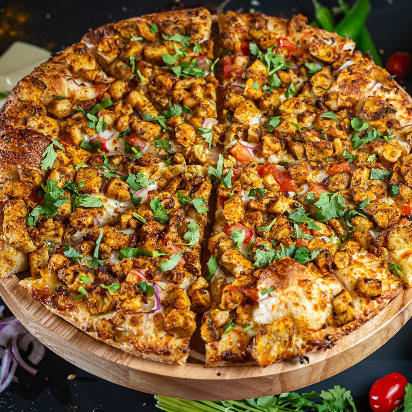 Achari Chicken Pizza