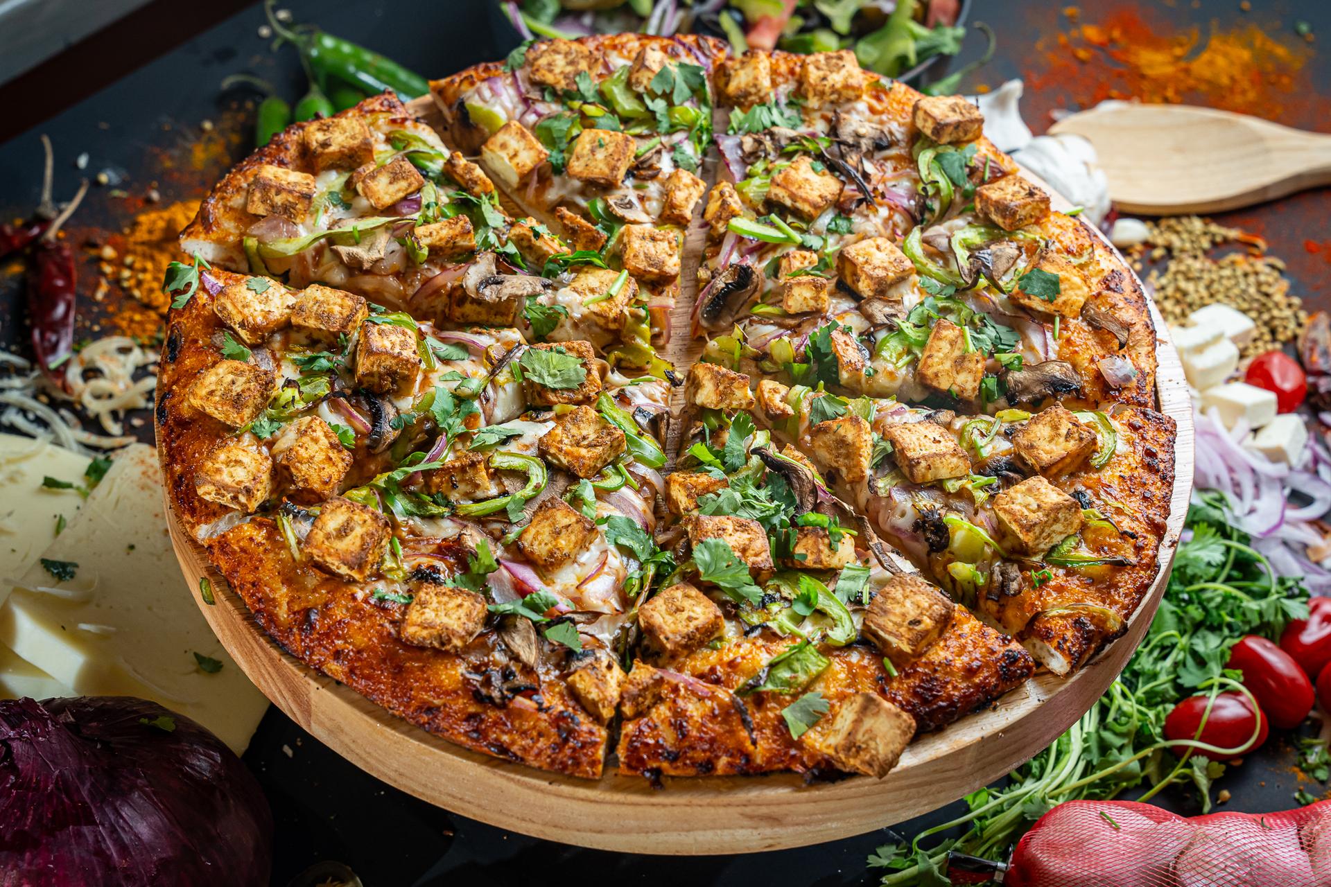 Curry Masala Paneer Pizza